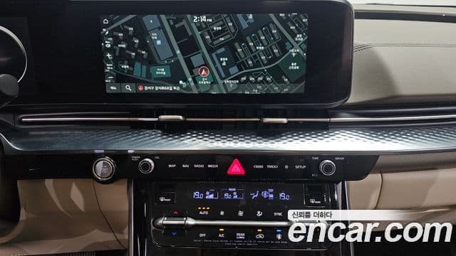 Kia Carnival 2021 — фото 13 из 20