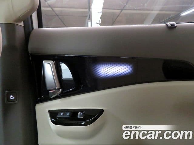 Kia Carnival 2020 — фото 15 из 20