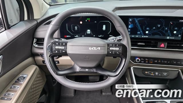 Kia Carnival 2025 — фото 13 из 20