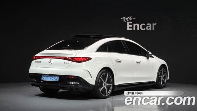 Mercedes-Benz EQE 2023 — ფოტო 10/20