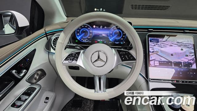 Mercedes-Benz EQE 2023 — ფოტო 19/20
