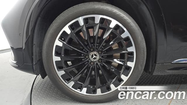 Mercedes-Benz EQS SUV 2023 — Photo 21/36