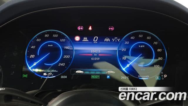 Mercedes-Benz EQS SUV 2023 — Photo 22/36