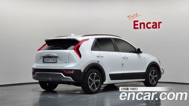 Kia Niro 2025 — Фото 1/20