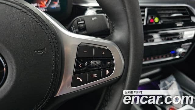 BMW 5 Series 2023 — Photo 20/34