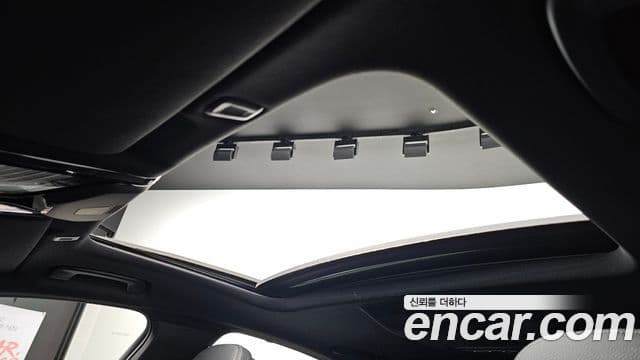 BMW 5 Series 2023 — Photo 14/34
