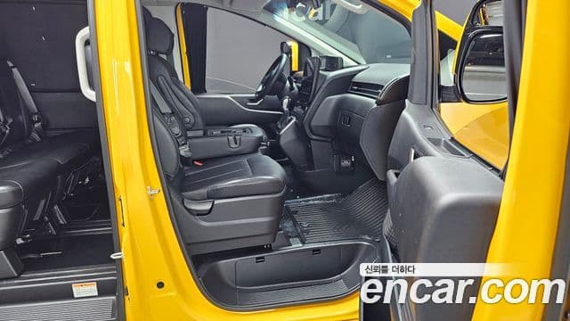 Hyundai Staria 2025 — Şəkil 11/20