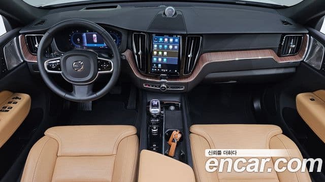Volvo XC60 2024 — ფოტო 7/20
