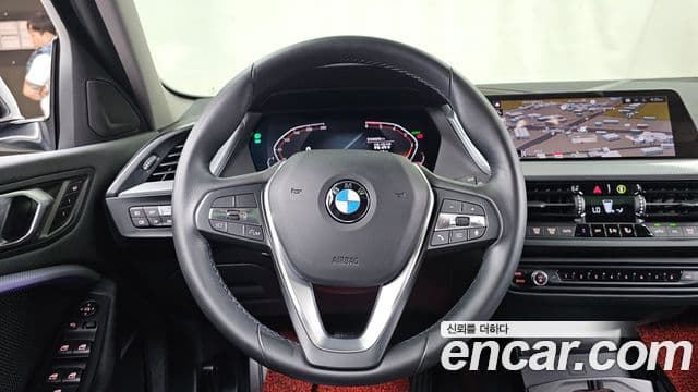 BMW 1 Series 2021 — Şəkil 13/20
