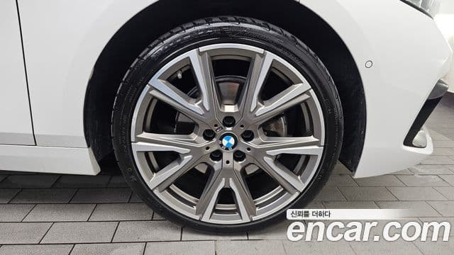 BMW 1 Series 2021 — ფოტო 16/30