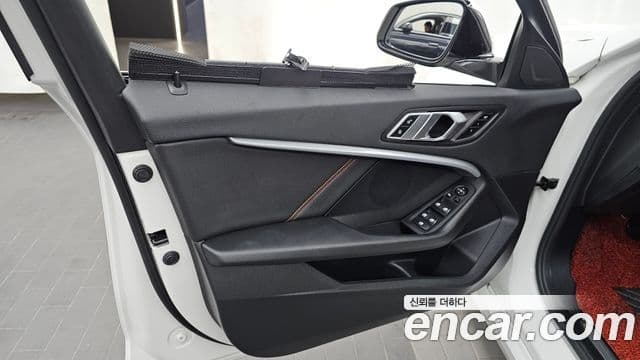 BMW 1 Series 2021 — ფოტო 8/30