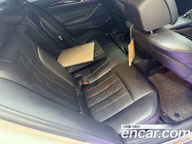 BMW 5 Series 2019 — Şəkil 17/20