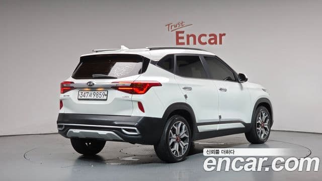 Kia Seltos 2020 — фото 2 из 20