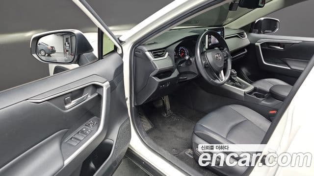 Toyota RAV4 2019 — Şəkil 12/20