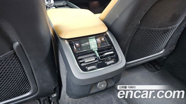Volvo V60 Cross Country 2023 — ფოტო 19/20