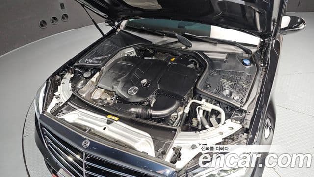 Mercedes-Benz C-Class 2019 — ფოტო 6/20