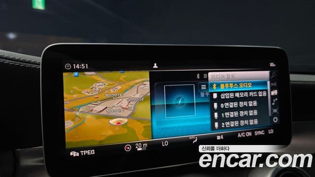 Mercedes-Benz C-Class 2019 — ფოტო 17/20