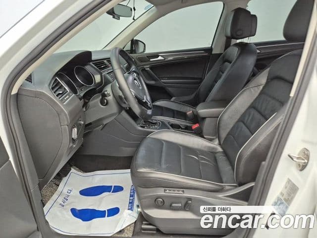 Volkswagen Tiguan 2020 — ფოტო 10/19