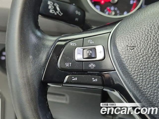 Volkswagen Tiguan 2020 — ფოტო 15/19