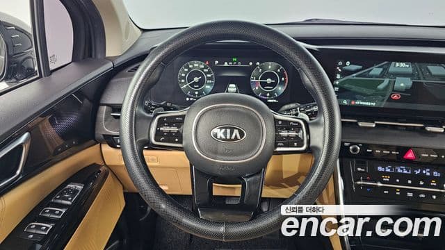 Kia Carnival 2020 — фото 11 из 20