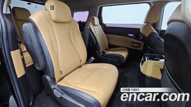 Kia Carnival 2020 — ფოტო 17/20