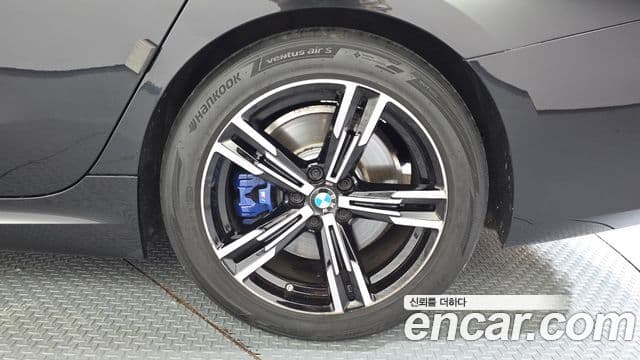 BMW 3 Series 2024 — ფოტო 32/33