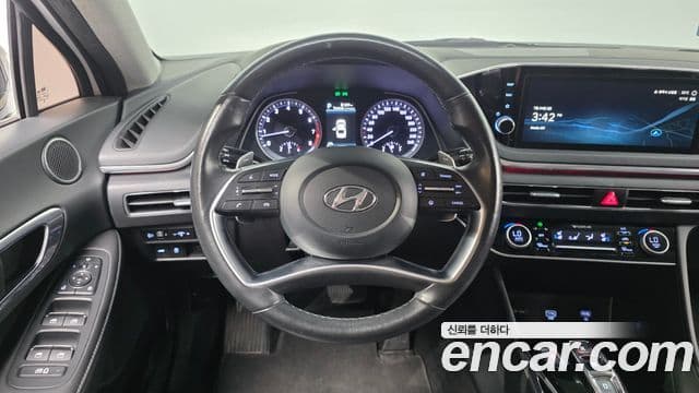 Hyundai Sonata 2022 — ფოტო 13/20