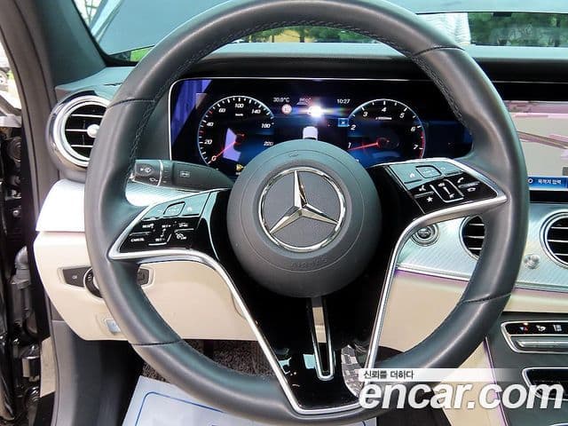 Mercedes-Benz E-Class 2021 — фото 7 из 9