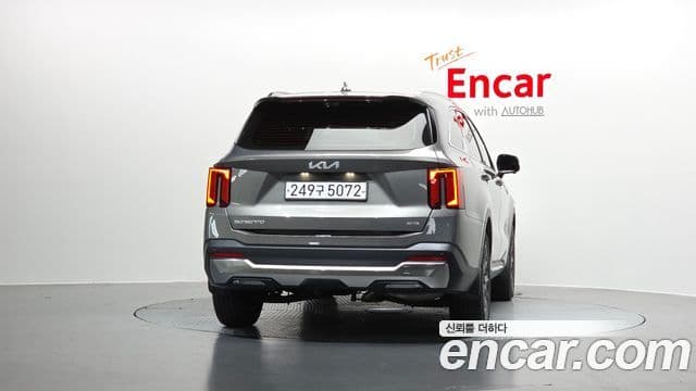 Kia Sorento 2023 — ფოტო 4/20