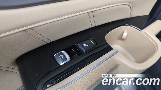 Kia Sorento 2023 — ფოტო 18/20