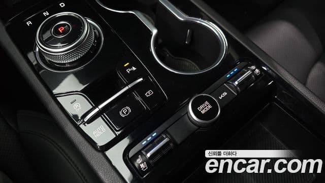 Kia K5 2023 — ფოტო 18/20