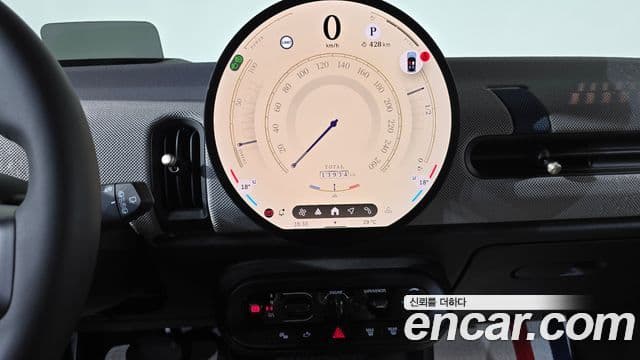 Mini Cooper S 2024 — фото 13 из 20