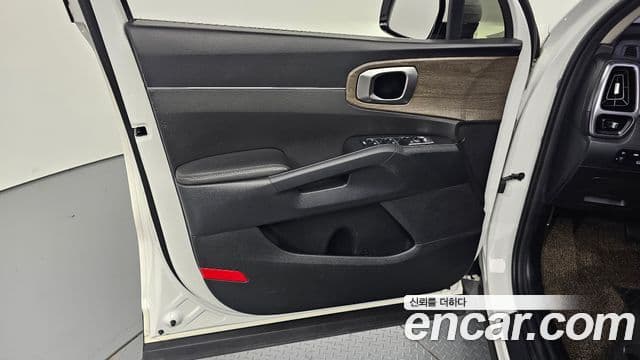 Kia Sorento 2022 — Şəkil 17/34