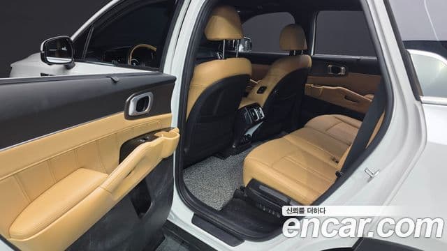 Kia Sorento 2023 — фото 12 из 20