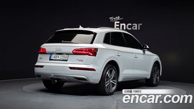 Audi Q5 2020 — фото 2 из 20
