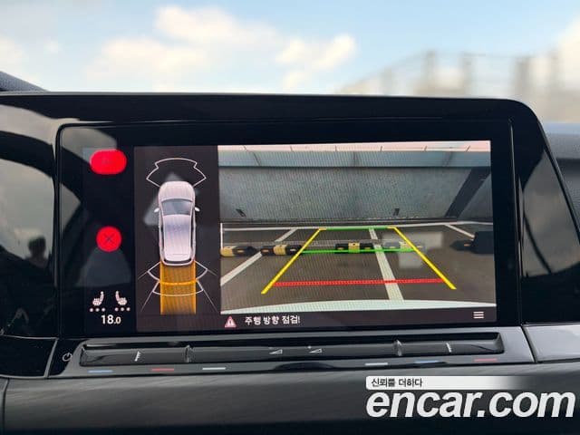 Volkswagen Golf 2023 — фото 15 из 20