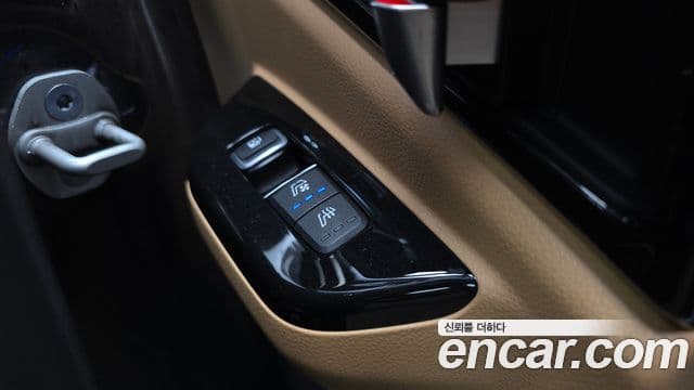 Kia Carnival 2020 — ფოტო 17/20