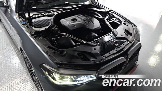BMW 5 Series 2019 — Şəkil 6/20