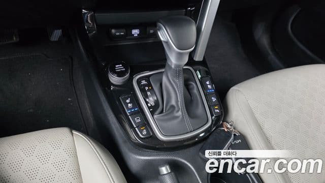 Kia Seltos 2022 — ფოტო 9/20