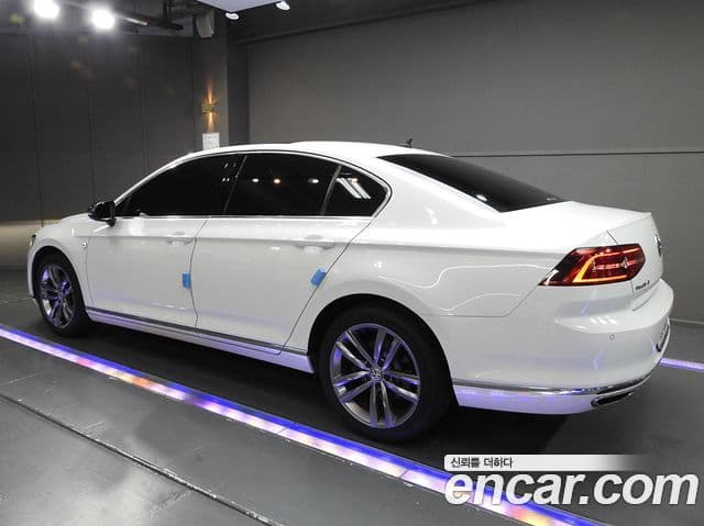 Volkswagen Passat GT 2018 — фото 1 из 16