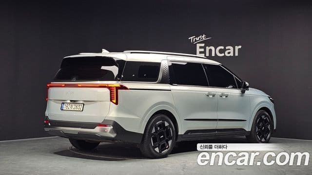 Kia Carnival 2024 — фото 2 из 20