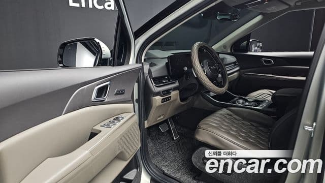Kia Carnival 2024 — фото 10 из 20