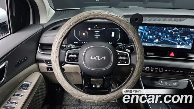 Kia Carnival 2024 — ფოტო 13/20