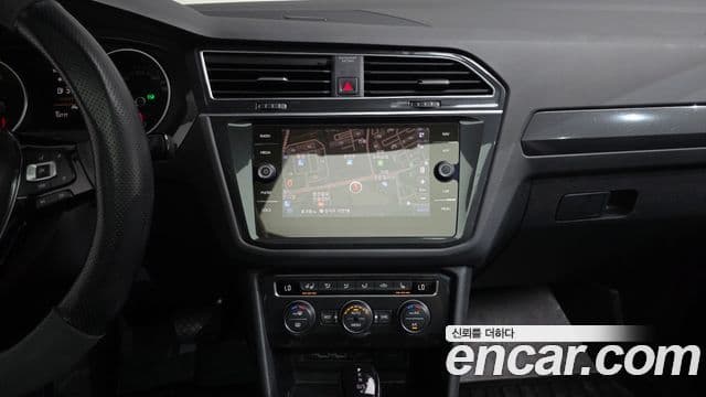 Volkswagen Tiguan 2020 — ფოტო 13/20