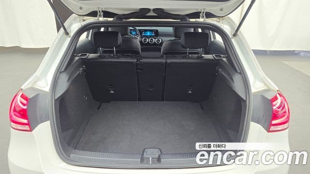 Mercedes-Benz A-Class 2021 — ფოტო 20/20