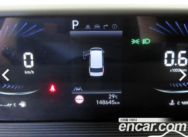 Hyundai Staria 2023 — Фото 9/20