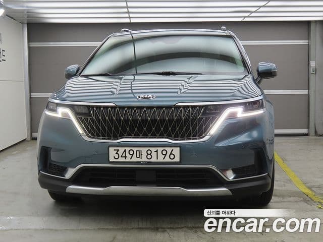 Kia Carnival 2020 — фото 1 из 20