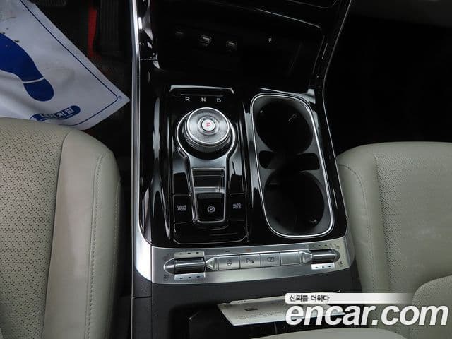 Kia Carnival 2020 — фото 11 из 20
