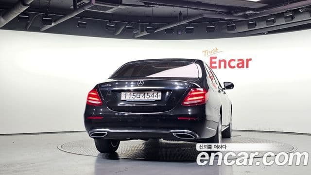 Mercedes-Benz E-Class 2019 — Şəkil 7/20