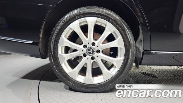 Mercedes-Benz E-Class 2019 — Şəkil 16/20